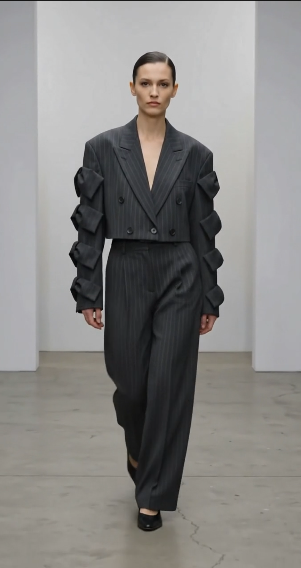 [BOW ARMOUR] Cropped Re-worked oversized blazer
